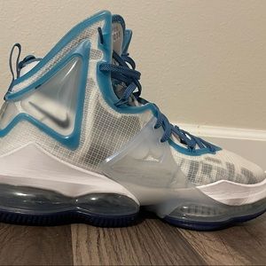 LeBron 19 Space Jam Basketball Shoes